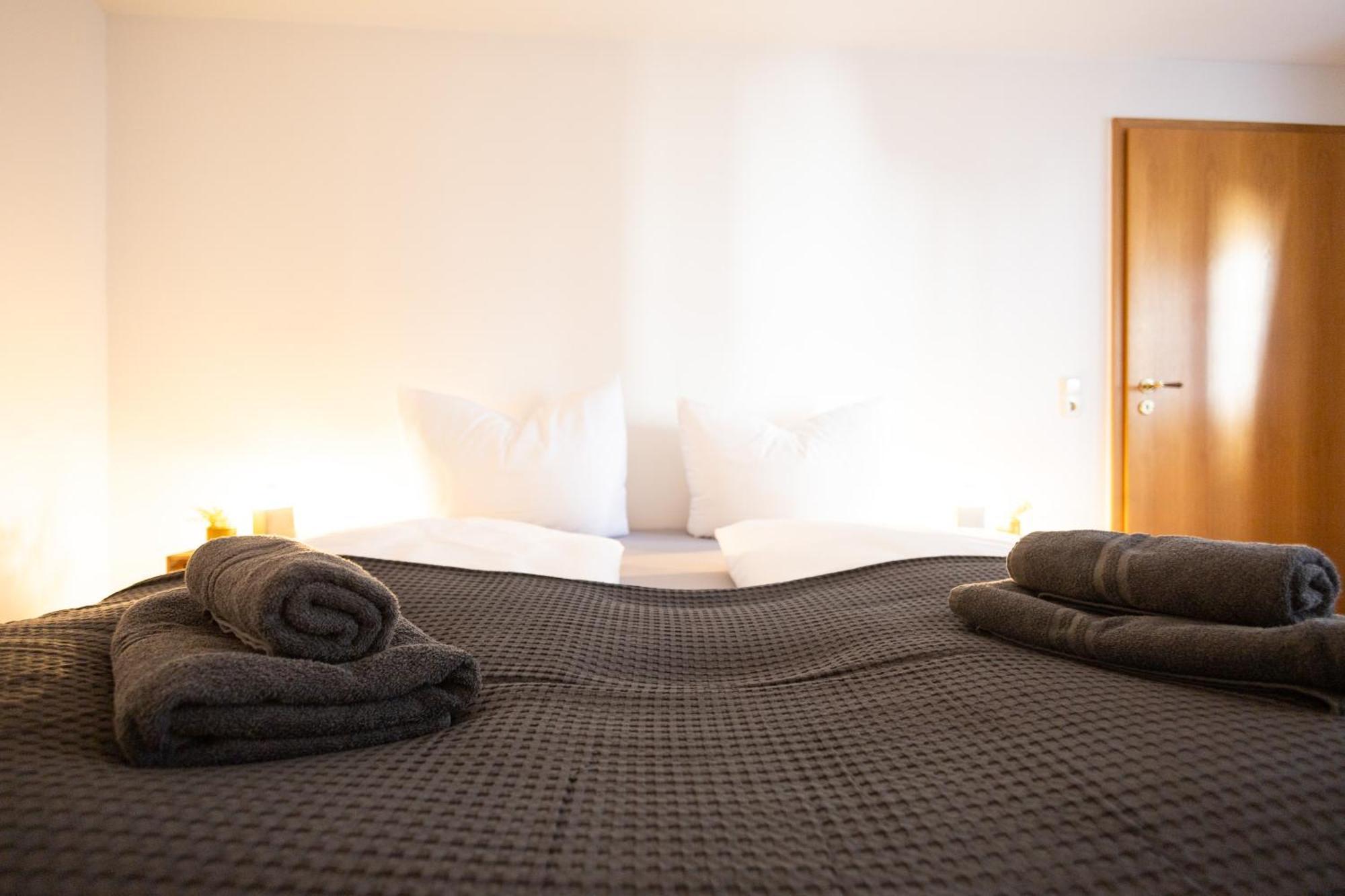 Ko-Living Space An Der Oper - Street Art Design Apartments Halle  외부 사진